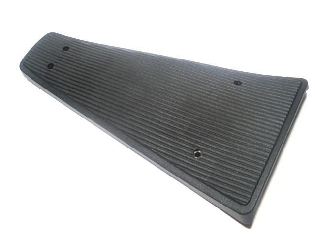 Plastic center floorboard piece Vespa T5. Can be fitted to every Vespa PE-PX