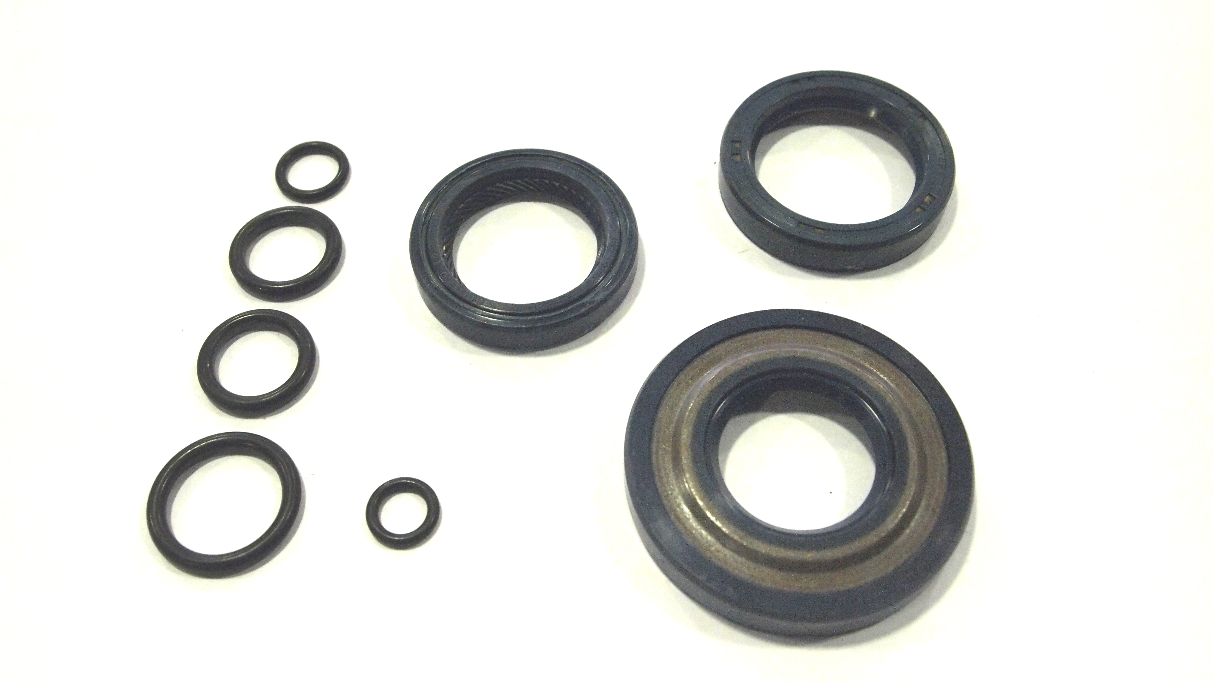 Oil Seal (24x35x6 / 22,7x47x7x7,5 / 27x37x7mm)and O-ring for Vespa PK 125 XL - FL