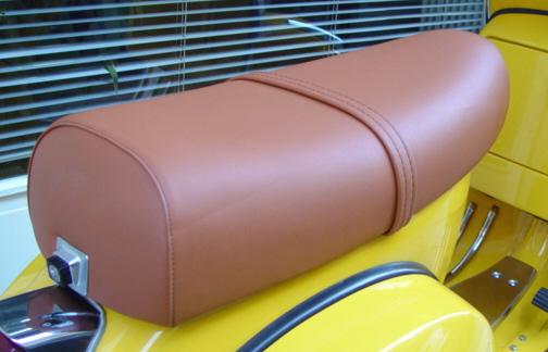Saddle brown for Vespa PE-PX with lock