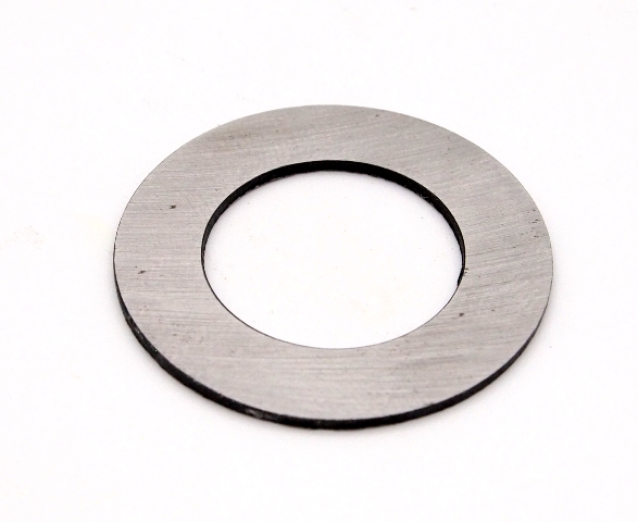 Spacer shim 1mm for under the clutch for all Lambretta models. Dimensions 31x18x1mm.