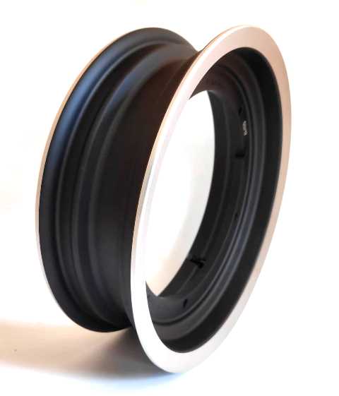 Rim Tubeless Wide Tyre SIP black with polished edge for Vespa 125 GT-TS, 150 GL, Sprint, Rally, PX 200, PE, T5, Cosa, for 110-130 wide tyres, aluminium polished. Rim's dimensions 300-11''. Modification of the swing arm is necessary for the placement.