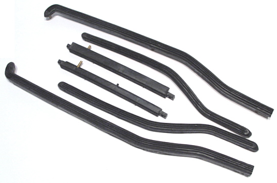 Plastic rear floor runner set (black) for Lambretta DL-GP. code C106