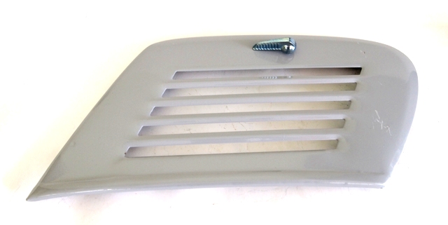 Side panel door for Vespa 50-90 from 1963 to 1984. Length: 27,5 cm, hight: 15,5 cm.