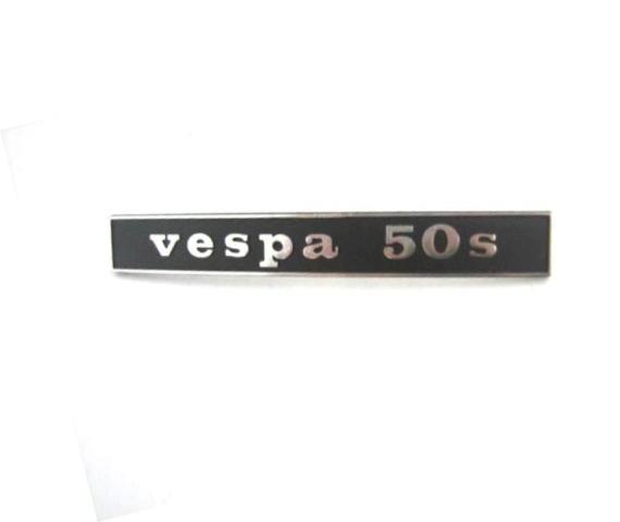 Rear emblem "vespa 50s" for Vespa 50
