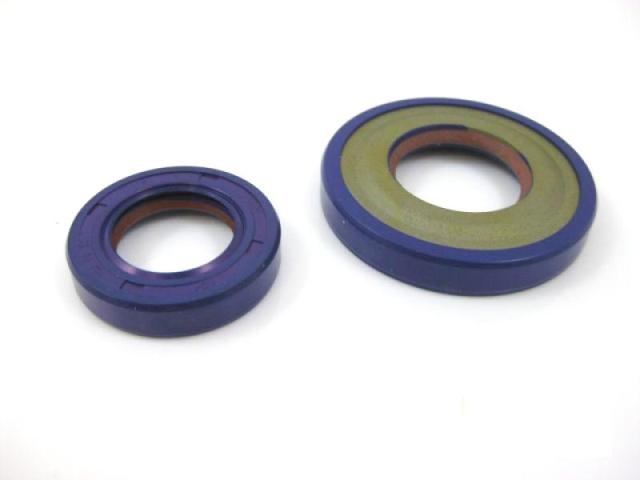 Polini Oil Seal "PTFE" Set crankshaft flywheel/clutch for Vespa V 50-125. Dimensions 19x32x7mm & 22.7x47x7x7mm